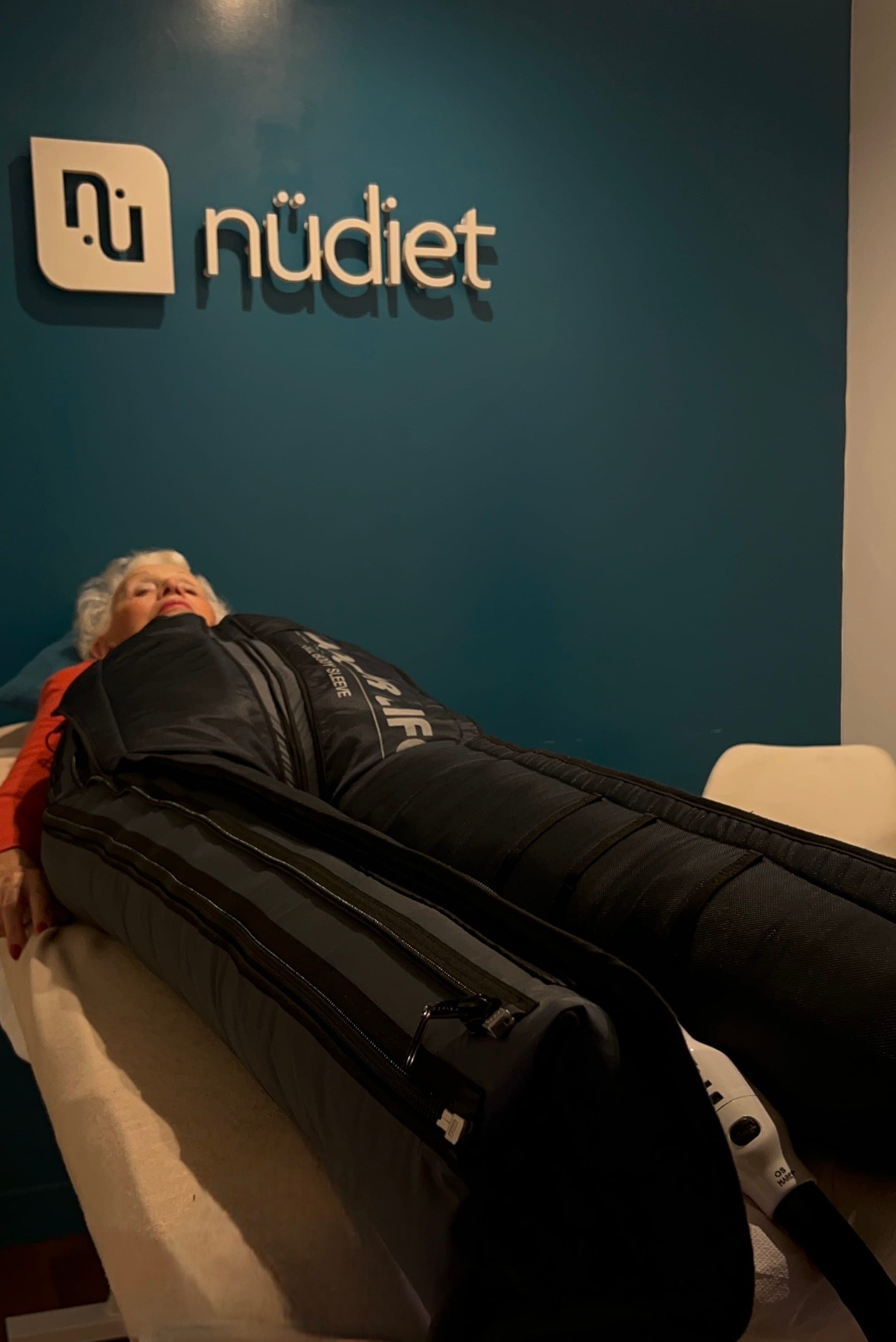 Pressothérapie : potion miracle ou science réelle ? Notre verdict spécial Halloween